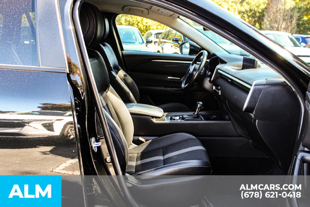 Mazda CX-50 photo 18