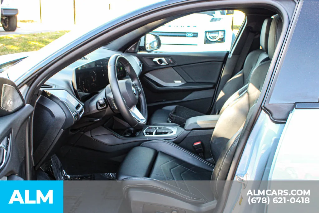 BMW 2 Series photo 14