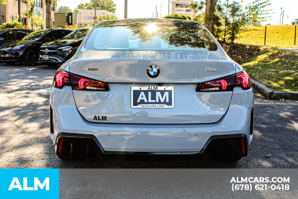BMW 2 Series photo 9