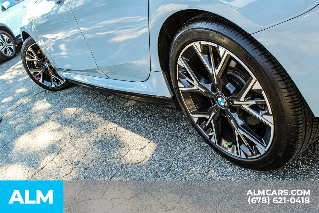 BMW 2 Series photo 11