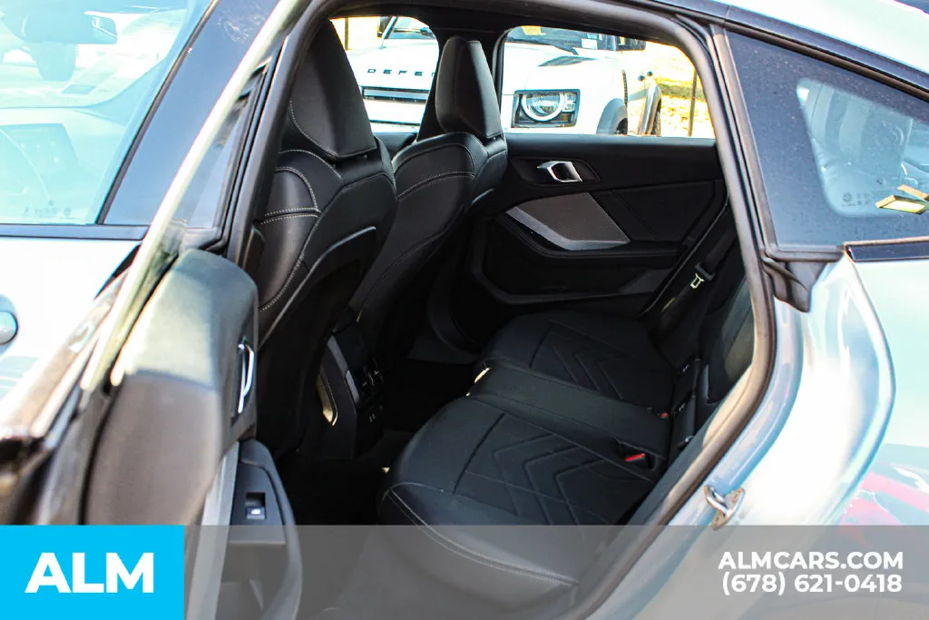BMW 2 Series photo 15