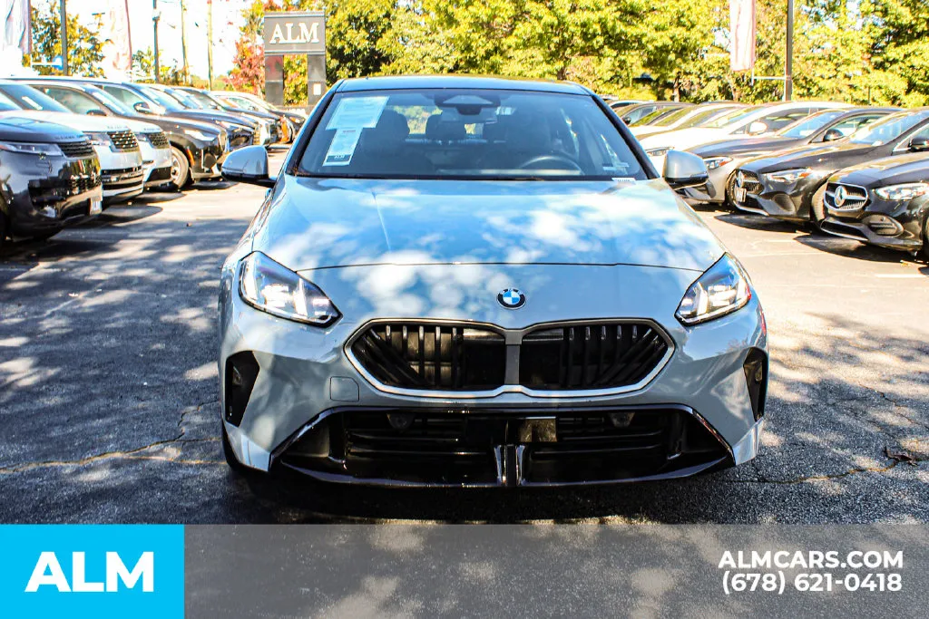 BMW 2 Series photo 8