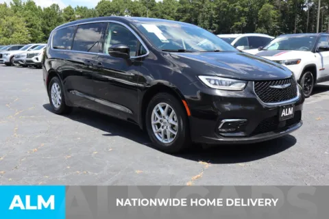 More photos of 2023 Chrysler Pacifica Touring L at ALM Gwinnett, GA