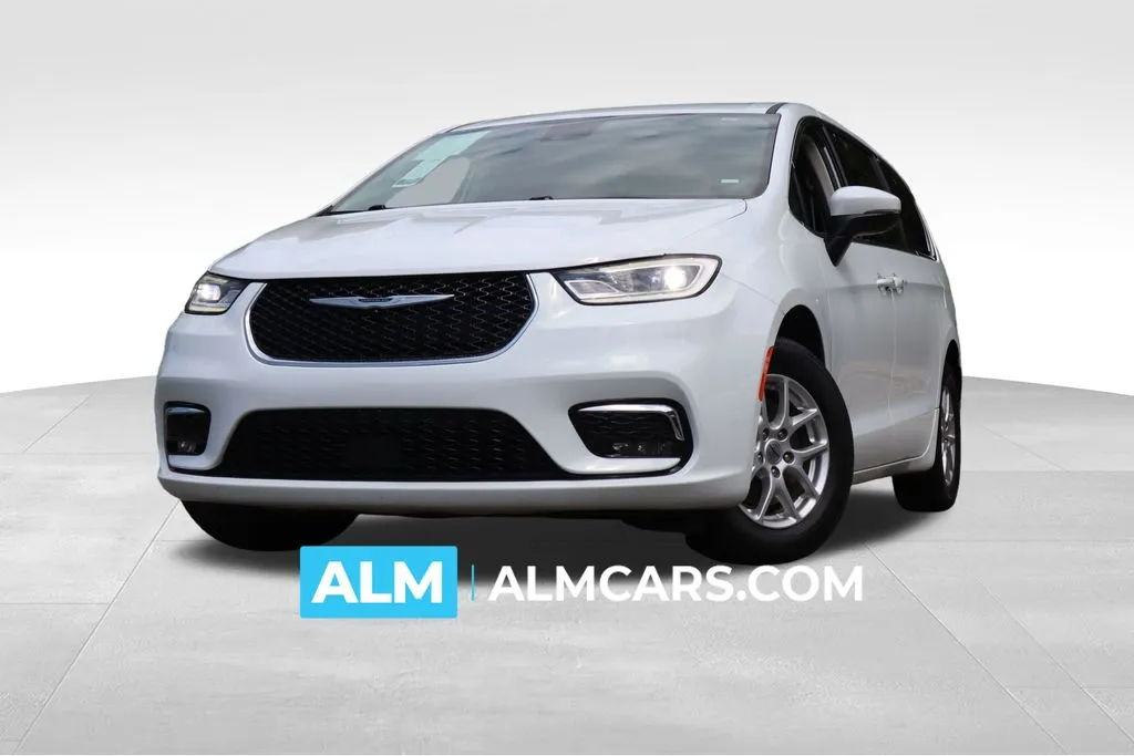 White 2023 Chrysler Pacifica Touring L for sale in Duluth, GA