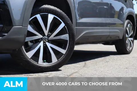 Photos of 2024 Volkswagen Taos 1.5T SE for sale in Duluth, GA at ALM Gwinnett