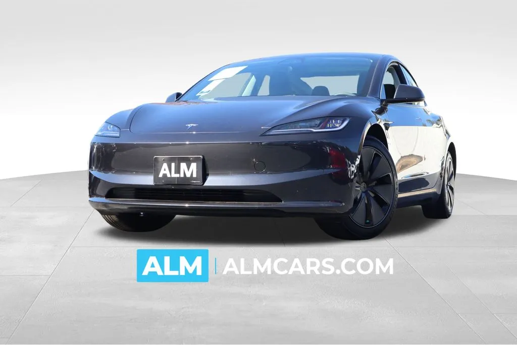 2025 Tesla Model 3 Performance's photo