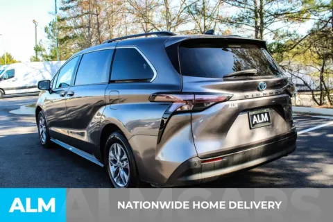 More photos of 2024 Toyota Sienna XLE at ALM Mall of Georgia, GA
