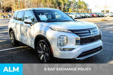 More photos of 2025 Mitsubishi Outlander SE at ALM Mall of Georgia, GA