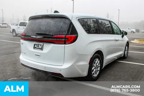 More photos of 2023 Chrysler Pacifica Touring L at ALM Mall of Georgia, GA