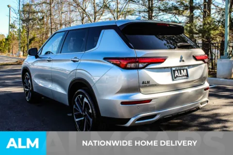 More photos of 2024 Mitsubishi Outlander SE at ALM Mall of Georgia, GA