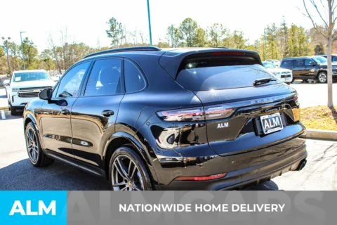 More photos of 2023 Porsche Cayenne S Platinum Edition at ALM Mall of Georgia, GA