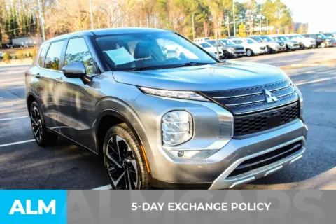 More photos of 2024 Mitsubishi Outlander SE at ALM Mall of Georgia, GA