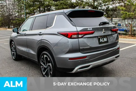 More photos of 2024 Mitsubishi Outlander SE at ALM Mall of Georgia, GA