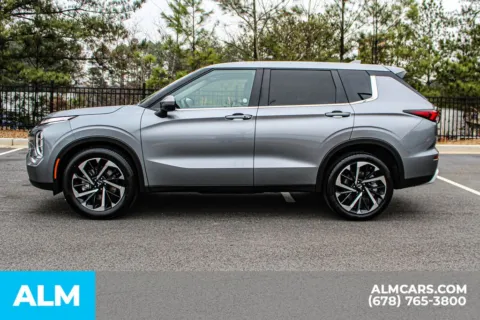 More photos of 2024 Mitsubishi Outlander SE at ALM Mall of Georgia, GA