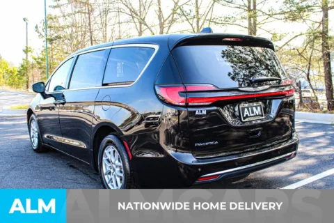 More photos of 2024 Chrysler Pacifica Touring L at ALM Mall of Georgia, GA
