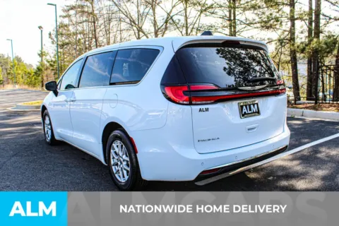 More photos of 2024 Chrysler Pacifica Touring L at ALM Mall of Georgia, GA
