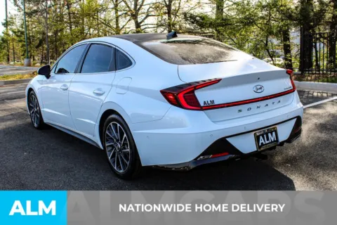 More photos of 2022 Hyundai Sonata Limited at ALM Mall of Georgia, GA