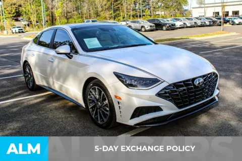 More photos of 2022 Hyundai Sonata Limited at ALM Mall of Georgia, GA