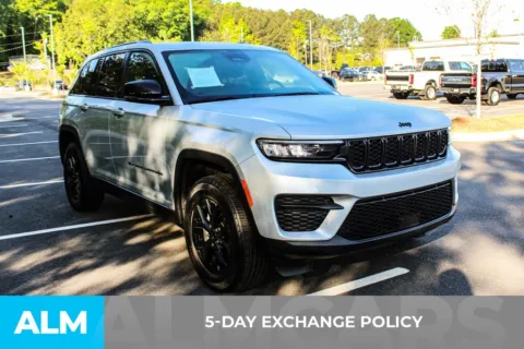 More photos of 2025 Jeep Grand Cherokee Altitude at ALM Mall of Georgia, GA