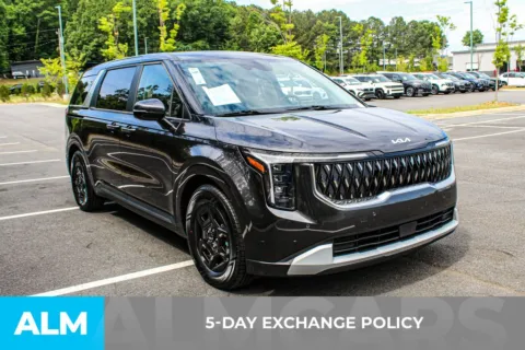 More photos of 2025 Kia Carnival LXS at ALM Mall of Georgia, GA