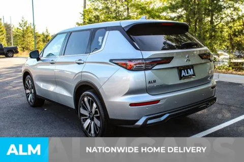 More photos of 2025 Mitsubishi Outlander SE at ALM Mall of Georgia, GA