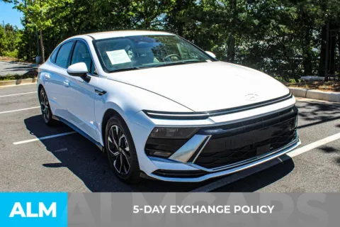 More photos of 2025 Hyundai Sonata SEL at ALM Mall of Georgia, GA