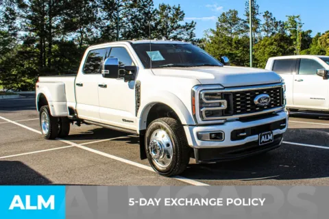More photos of 2023 Ford F-450SD Platinum at ALM Mall of Georgia, GA