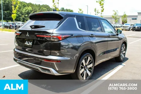 More photos of 2025 Mitsubishi Outlander SE at ALM Mall of Georgia, GA