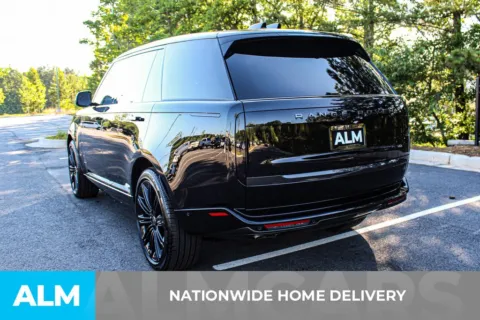 More photos of 2025 Land Rover Range Rover SE at ALM Mall of Georgia, GA