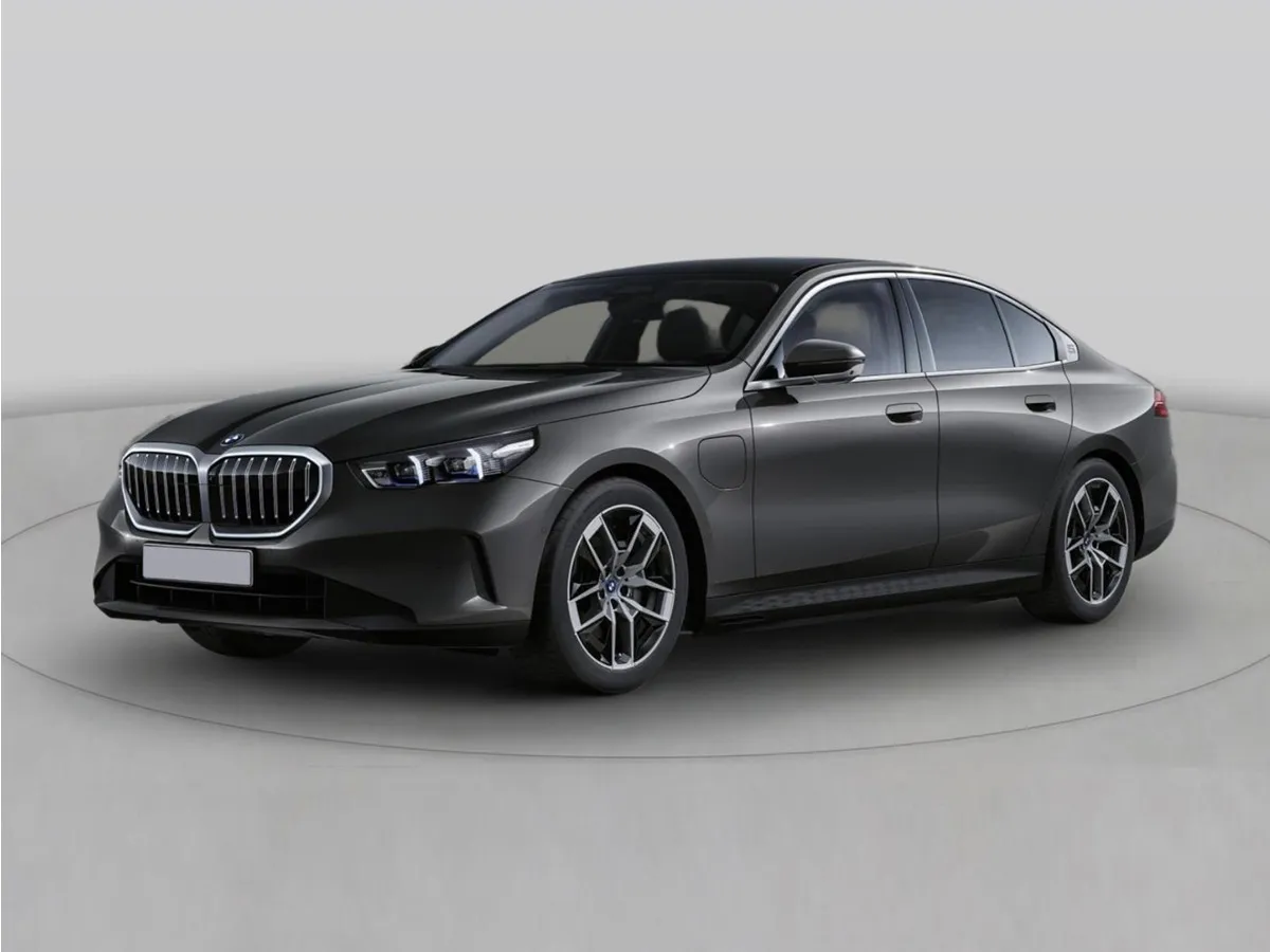 2026 BMW 5 Series 550e xDrive Sedan's photo
