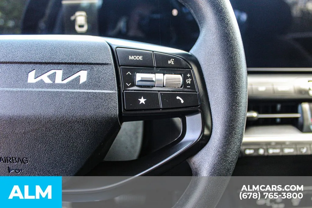 2025 Kia K4 LXS - Photo 26