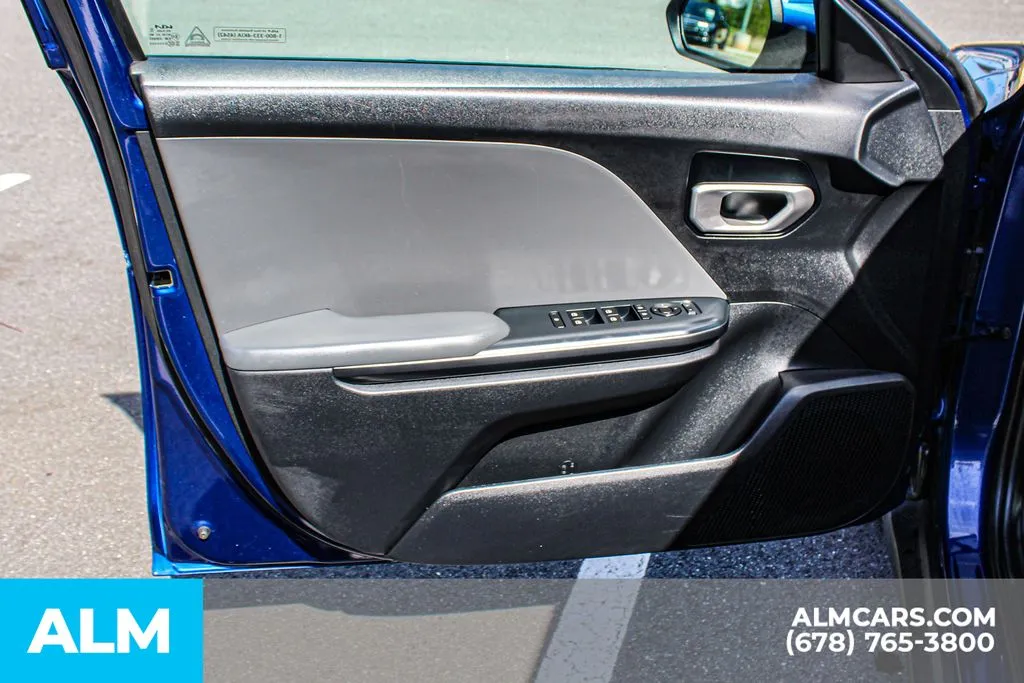 2025 Kia K4 LXS - Photo 37
