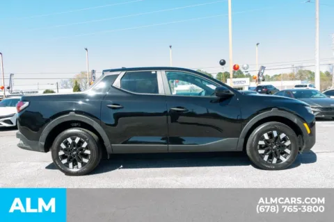 More photos of 2025 Hyundai Santa Cruz SE at ALM Mall of Georgia, GA