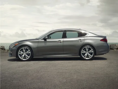 White 2017 INFINITI Q70 3.7 for sale in Buford, GA