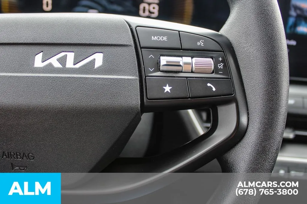 2025 Kia K4 LXS - Photo 27