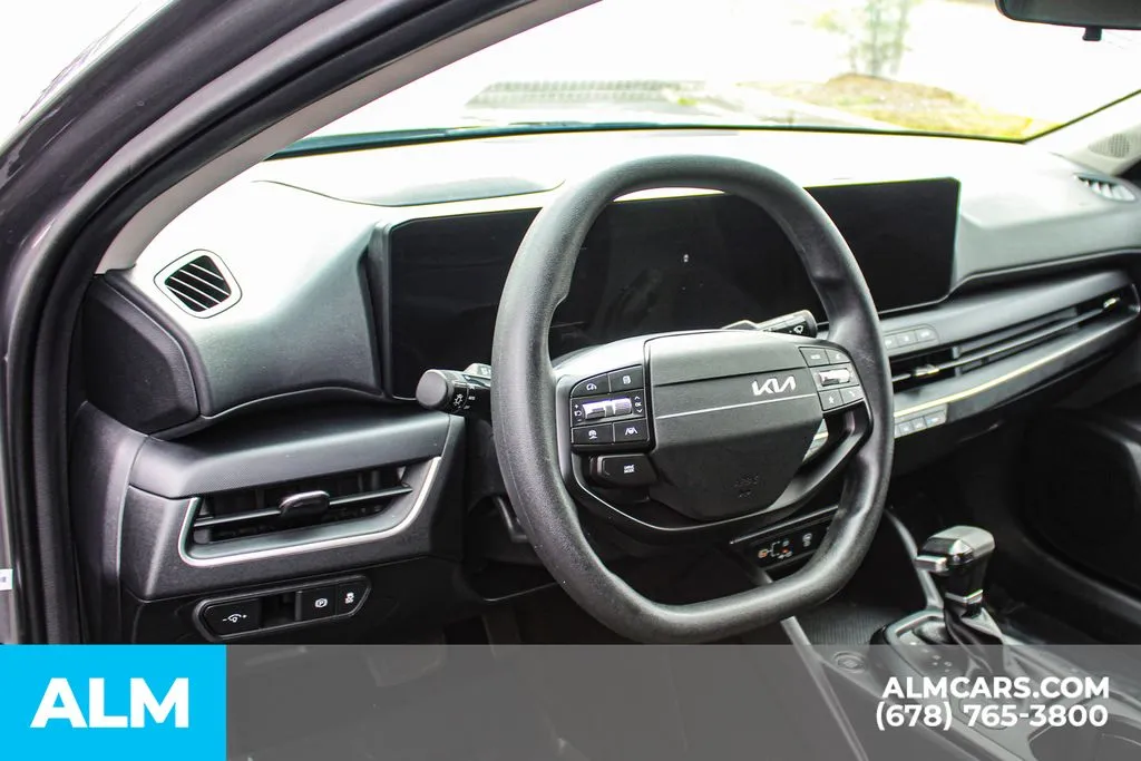 2025 Kia K4 LXS - Photo 22