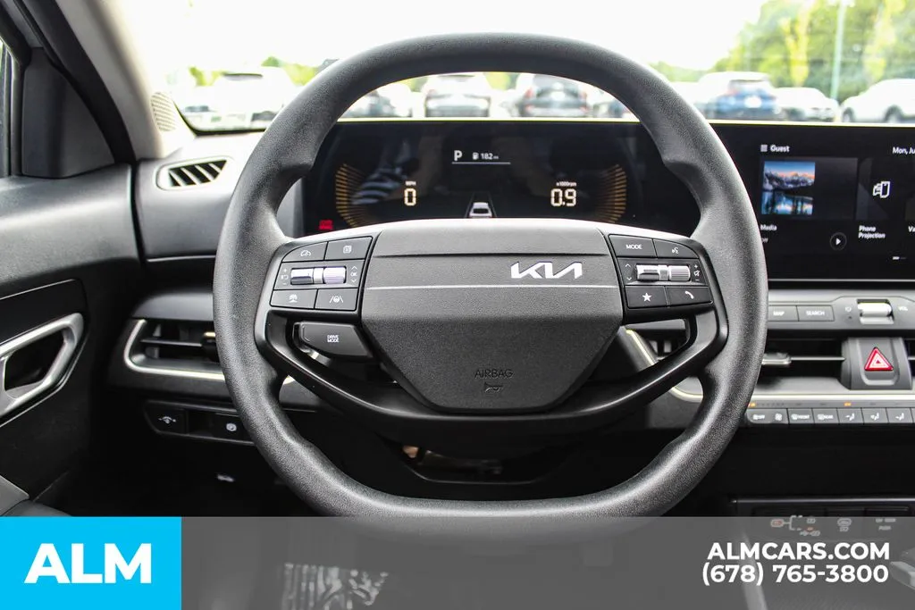 2025 Kia K4 LXS - Photo 24