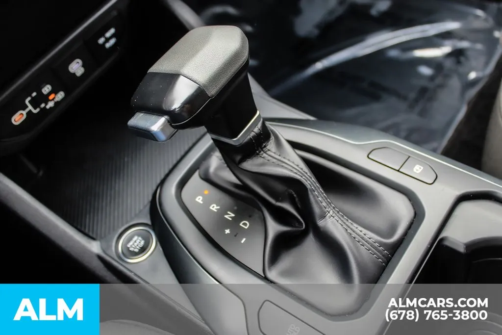 2025 Kia K4 LXS - Photo 38