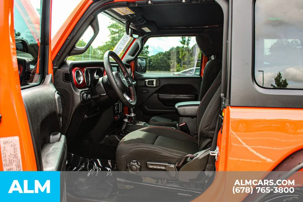 Jeep Wrangler photo 16