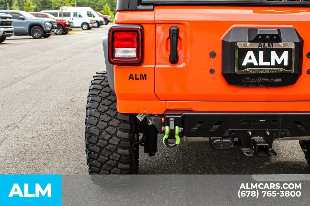 Jeep Wrangler photo 12