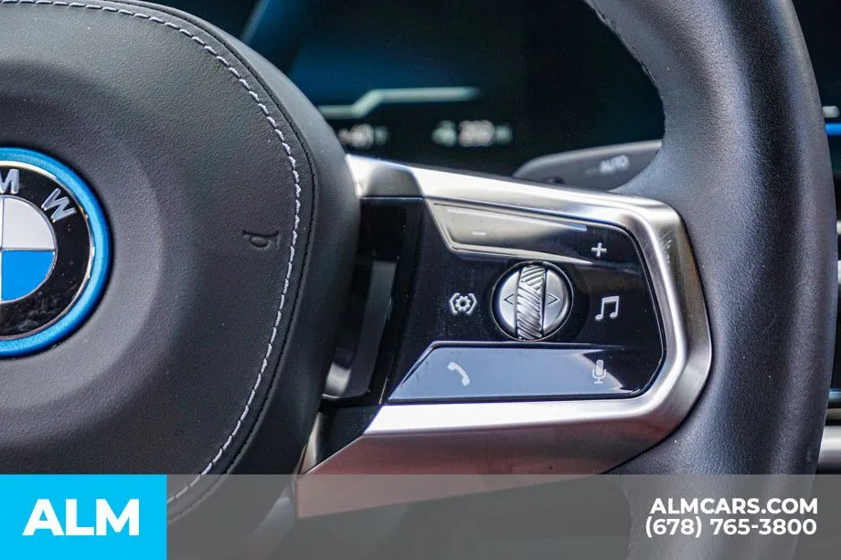 2025 BMW i7 50 - Photo 31