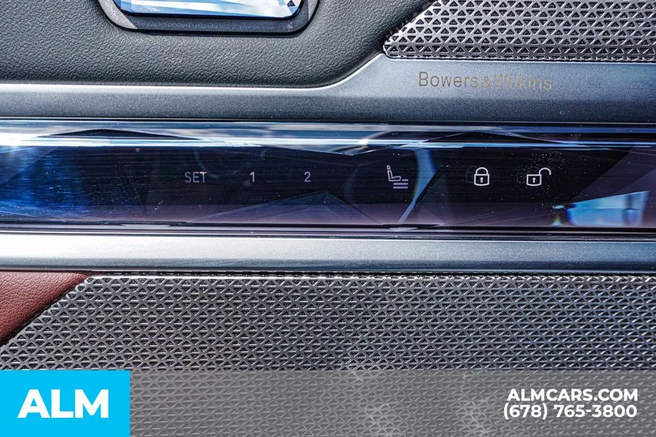 2025 BMW i7 50 - Photo 56