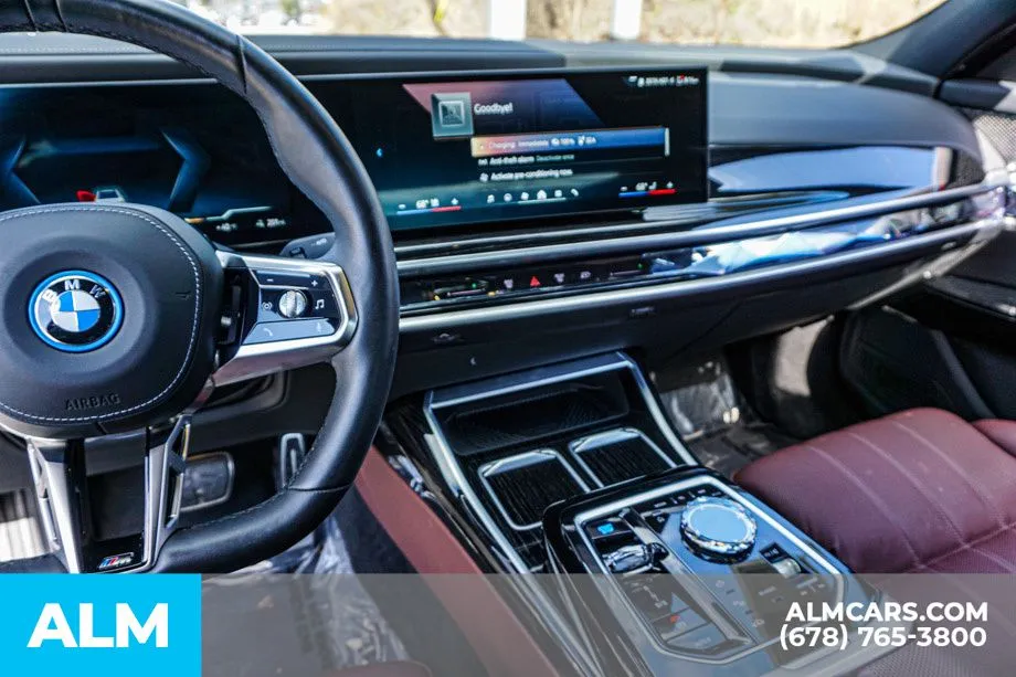 2025 BMW i7 50 - Photo 35