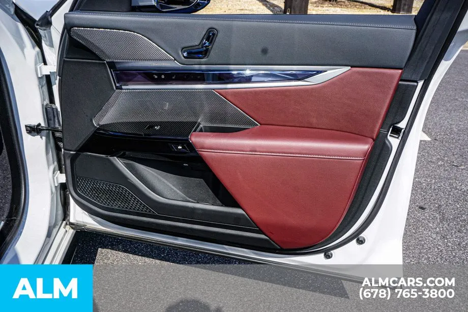 2025 BMW i7 50 - Photo 60