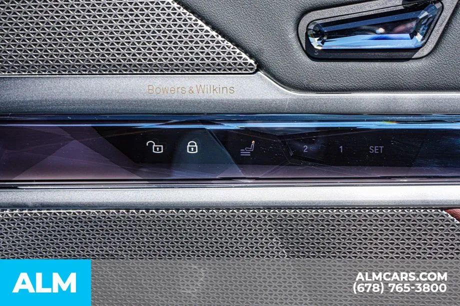 2025 BMW i7 50 - Photo 62