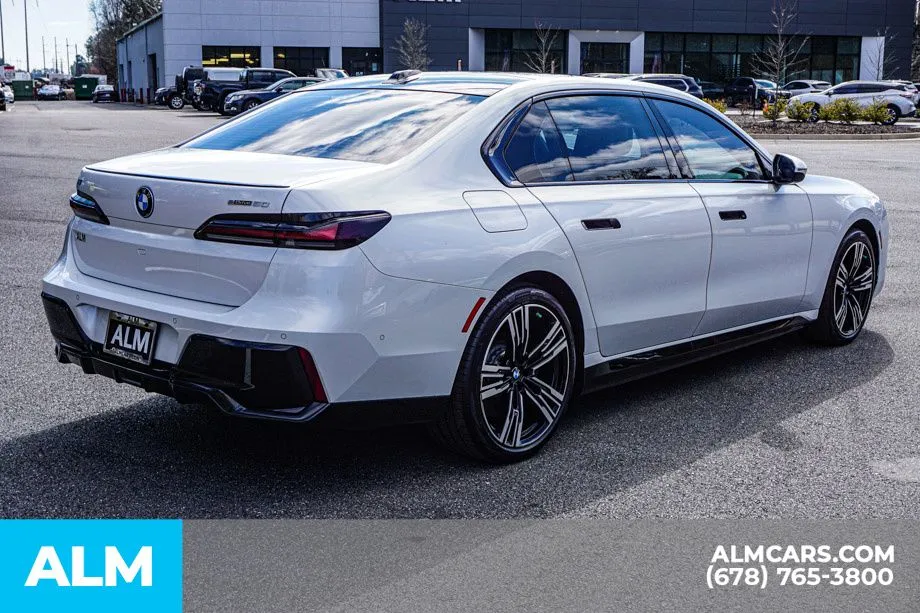 2025 BMW i7 50 - Photo 6