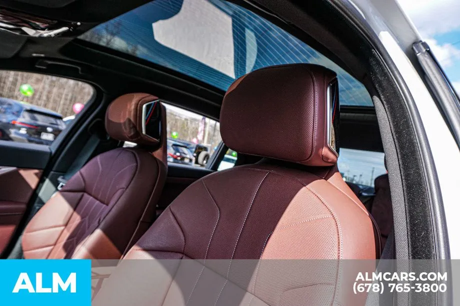 2025 BMW i7 50 - Photo 19
