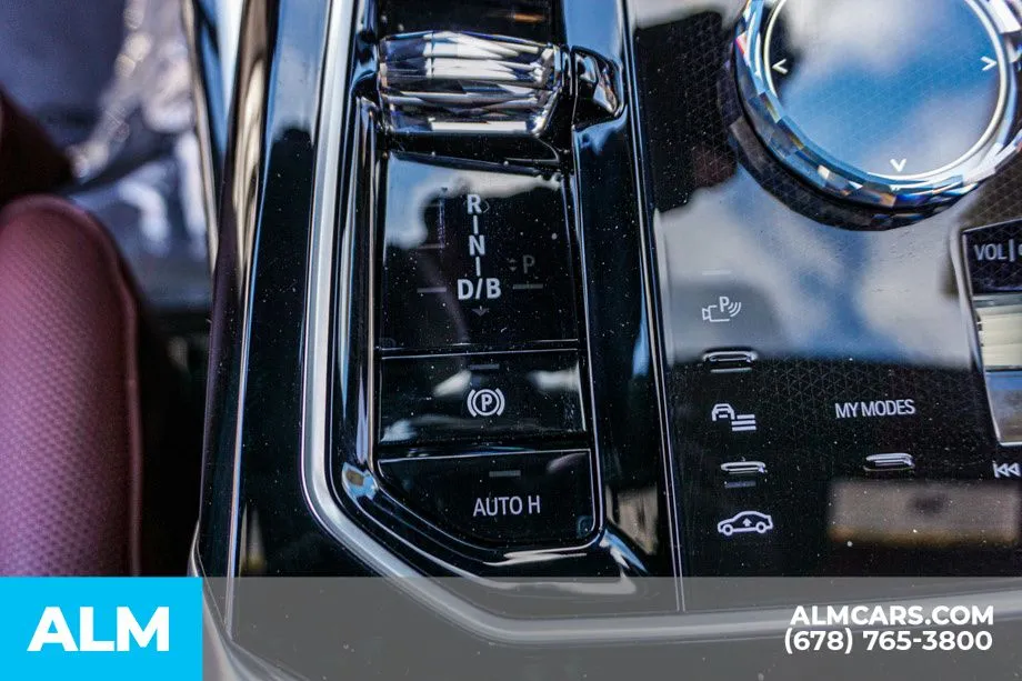 2025 BMW i7 50 - Photo 49