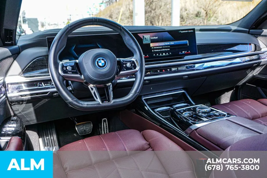 2025 BMW i7 50 - Photo 28