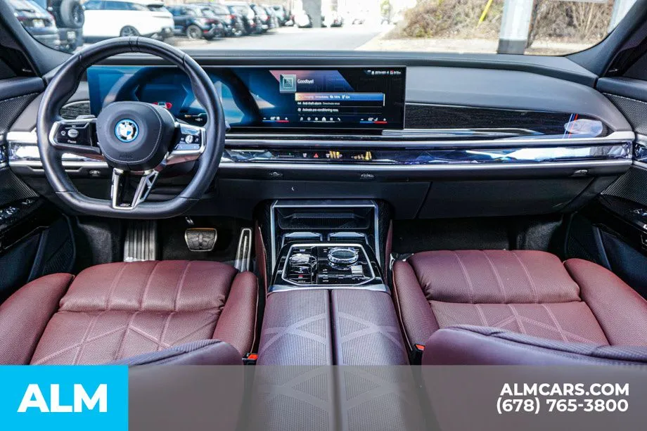 2025 BMW i7 50 - Photo 27
